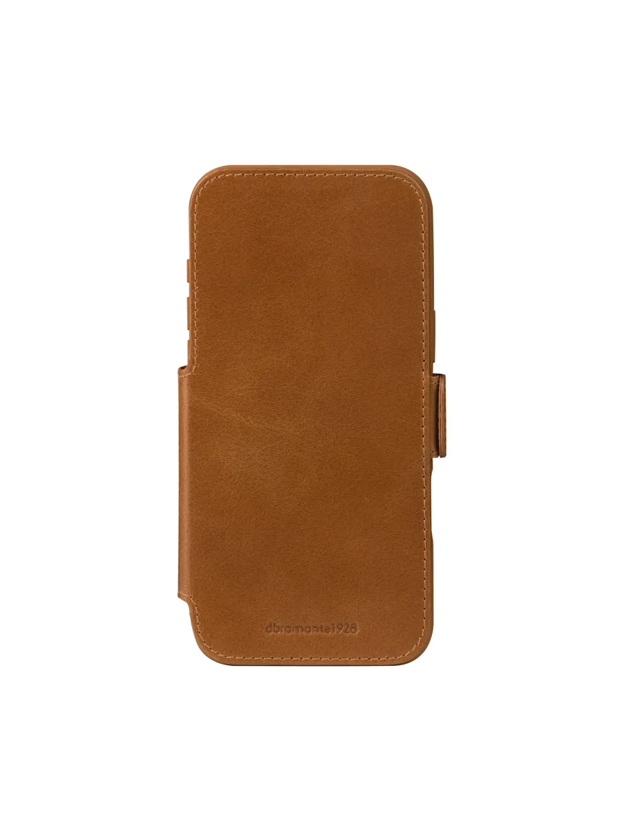 dbramante1928 Copenhagen - Flip cover for mobile phone - full-grain leather - tan - for Apple iPhone 17 Pro Max, 18 Pro Max
