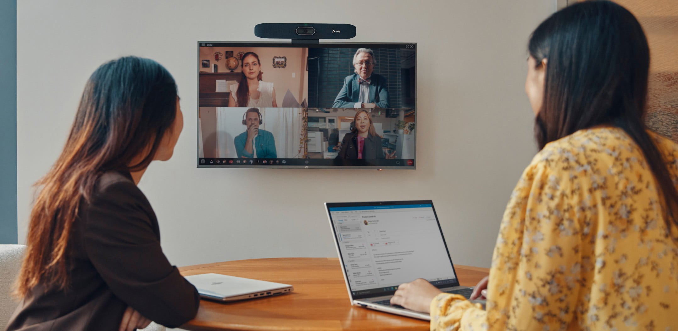 HP Poly Studio R30 - USB video bar - Zoom Certified, Certified for Microsoft Teams - sand - power adapter included