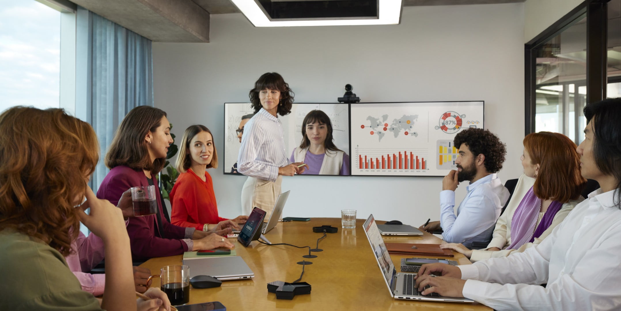 HP Poly Studio G62 No Radio or Power Cord - Video conferencing system - Certified for Microsoft Teams, Certified for Poly Video - black - TAA Compliant - with PoE+ Adapter - power adapter included