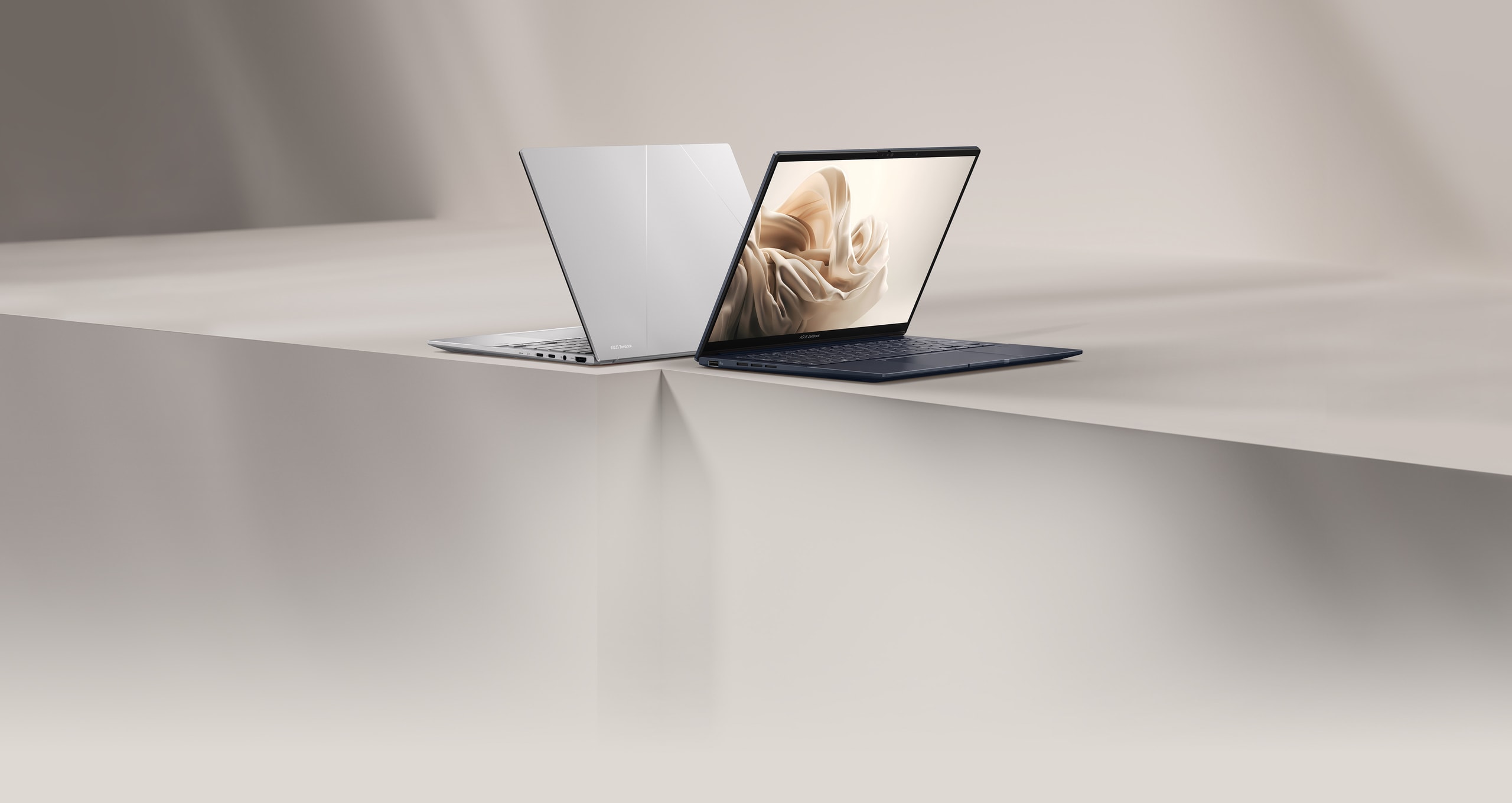ASUS ZenBook 14 OLED UX3405CA-QL104W - Intel Core Ultra 9 - 285H / up to 5.4 GHz - Evo - Win 11 Home - Arc Graphics 140T - 32 GB RAM - 1 TB SSD NVMe - 14" OLED touchscreen 1920 x 1200 - Wi-Fi 7, Bluetooth - ponder blue
