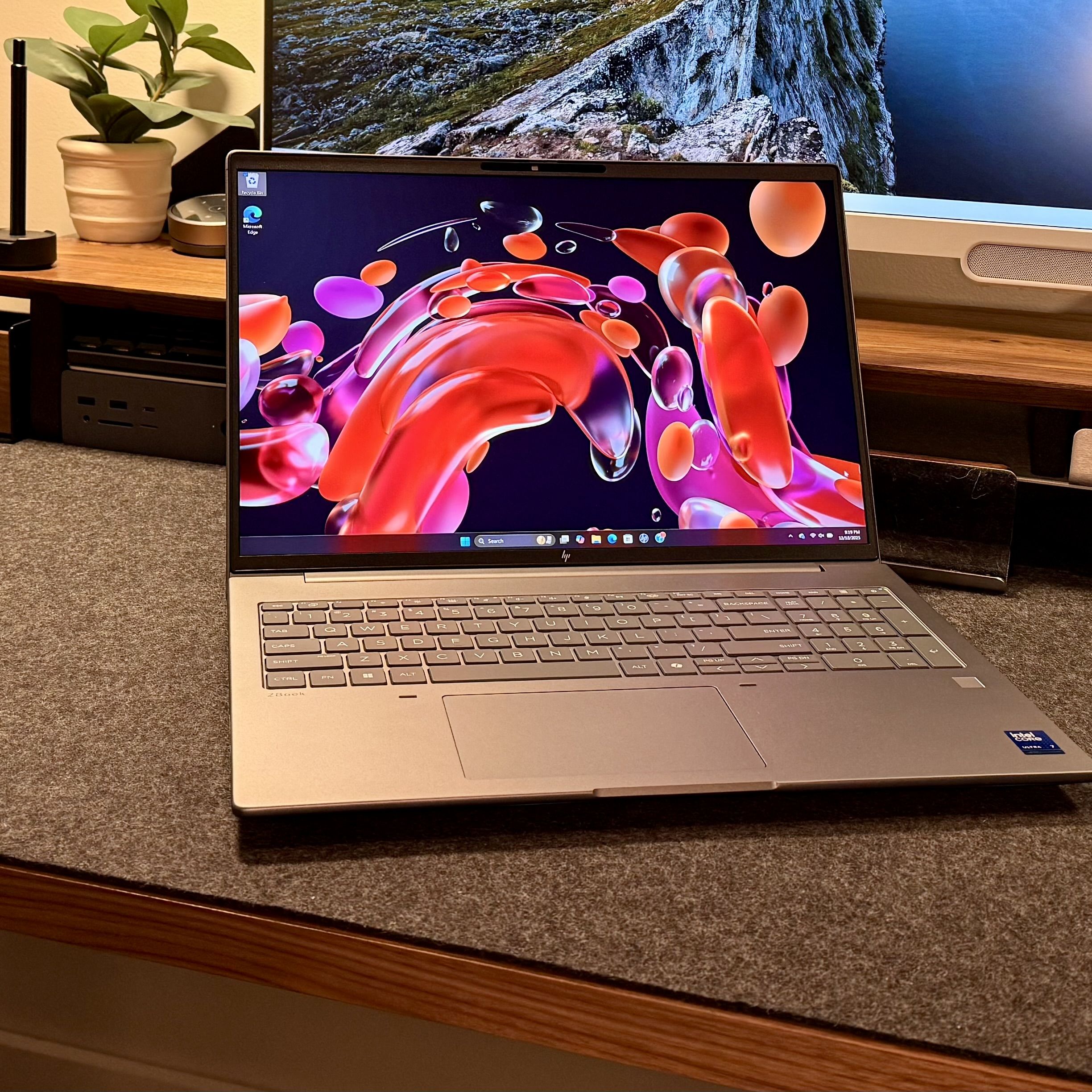 HP ZBook X G1i Mobile Workstation - AI PC, AI Workstation - Intel Core Ultra 7 - 255H / up to 5.1 GHz - Win 11 Pro - RTX PRO 1000 Blackwell - 32 GB RAM - 1 TB SSD NVMe, TLC - 16" IPS 1920 x 1200 - Gigabit Ethernet - Wi-Fi 7, Bluetooth - meteor silver - kb